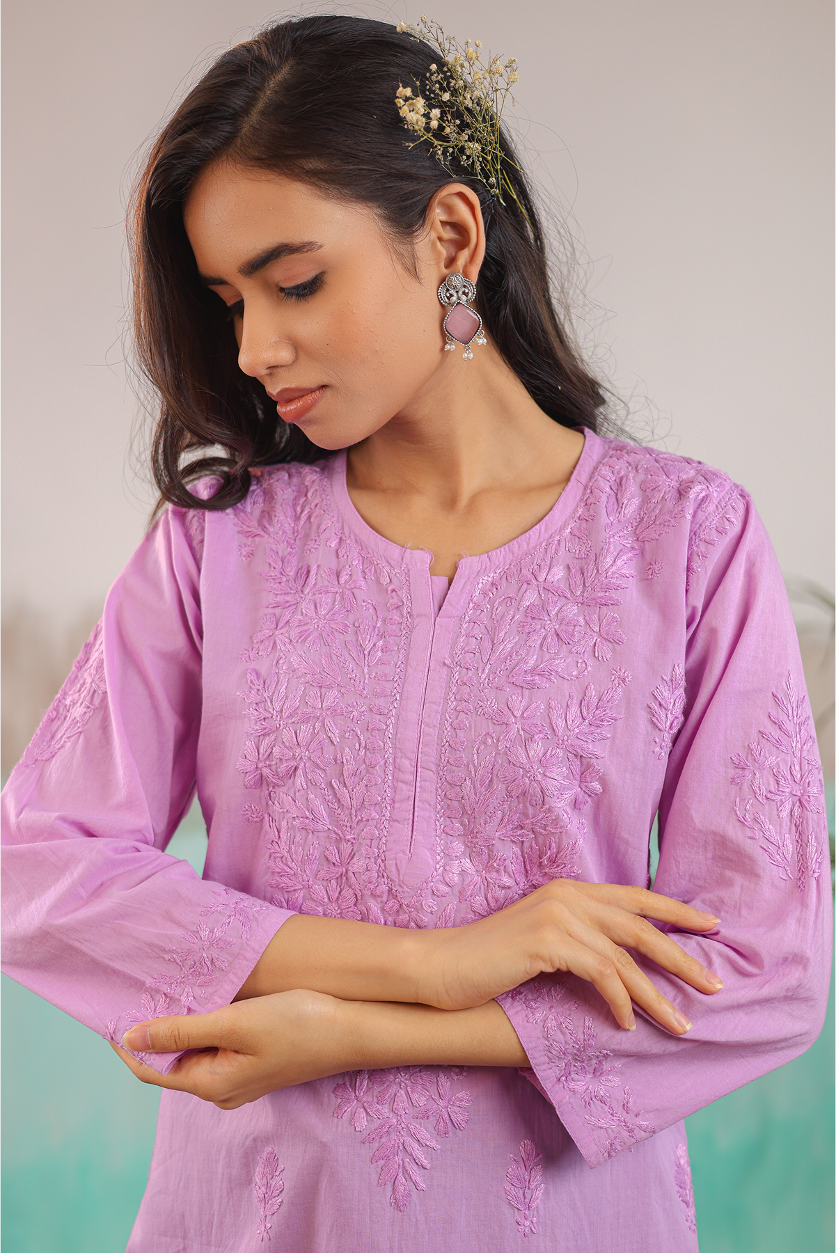 MAUVE AAROHI PURE COTTON HAND CRAFTED CHIKANKARI STRAIGHT KURTI