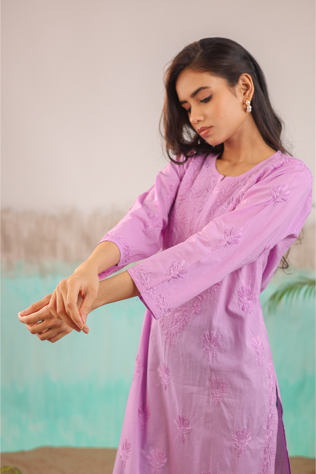 MAUVE RUHANI PURE COTTON HAND CRAFTED CHIKANKARI STRAIGHT KURTI