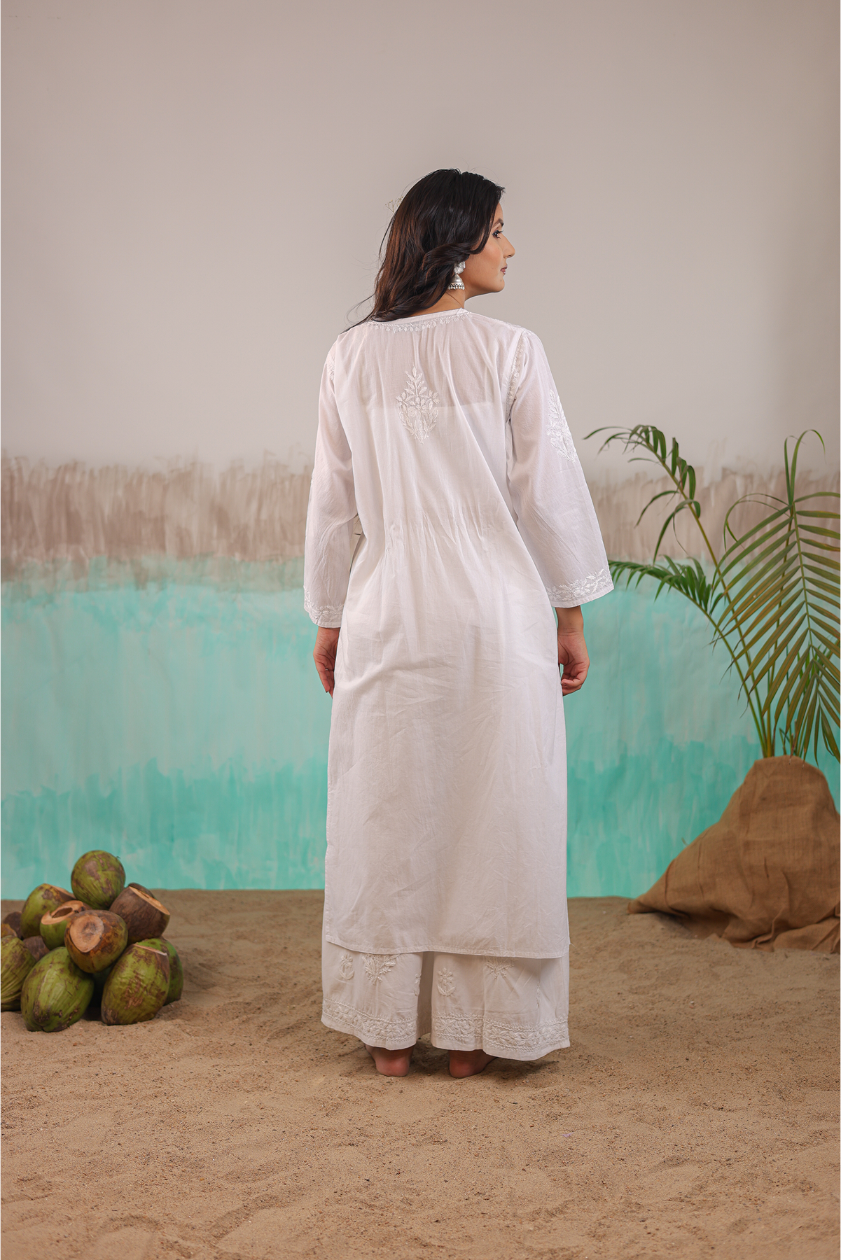 WHITE AAROHI PURE COTTON HAND CRAFTED CHIKANKARI STRAIGHT KURTI